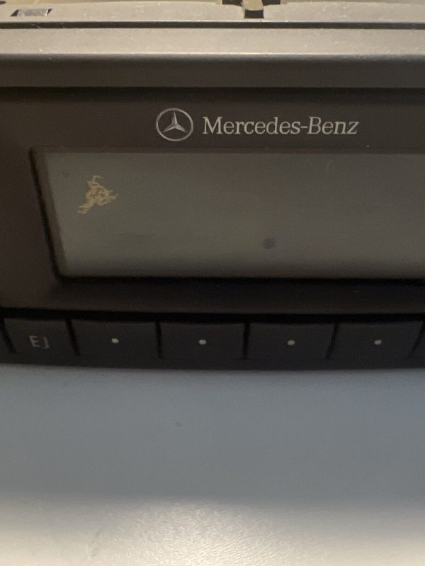 2002-2004 Mercedes-benz C230 C240 C320 C32 radio CD tape telephone control head
