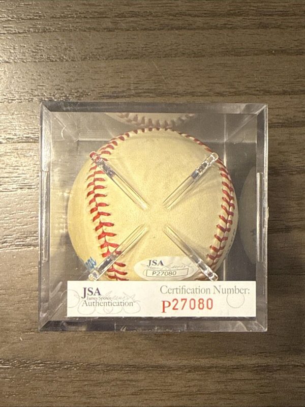 Early Wynn signed American League baseball JSA authentication