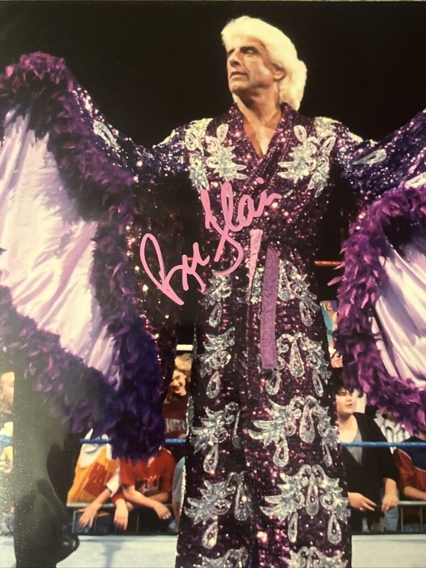 RIC FLAIR AUTOGRAPHED 8X10 PHOTO WWE WWF WRESTLING - W/ JSA WITNESSED COA