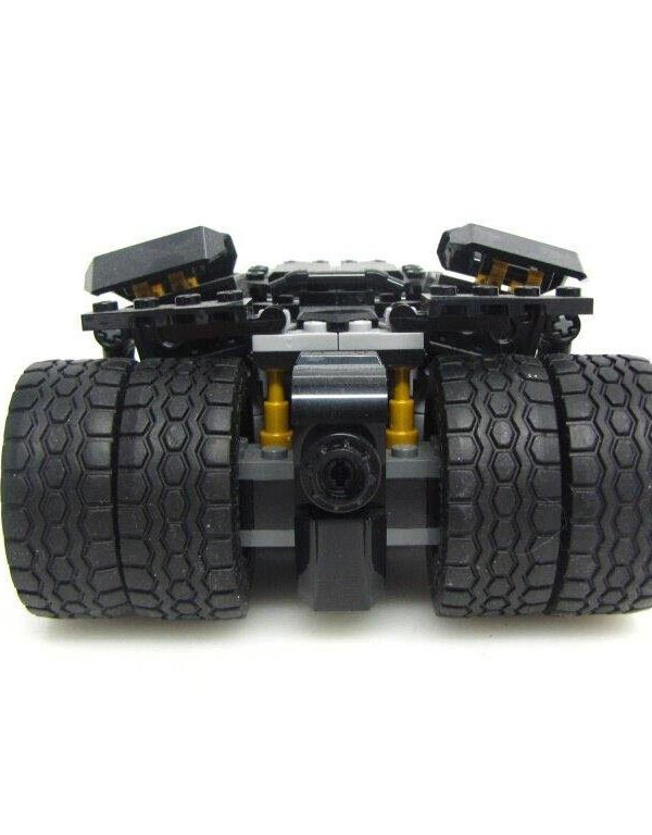 LEGO DC Batman Tumbler Scarecrow Showdown 76239 Set- Fully Built W/ Original Box