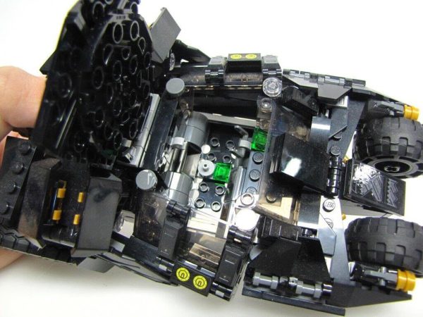 LEGO DC Batman Tumbler Scarecrow Showdown 76239 Set- Fully Built W/ Original Box
