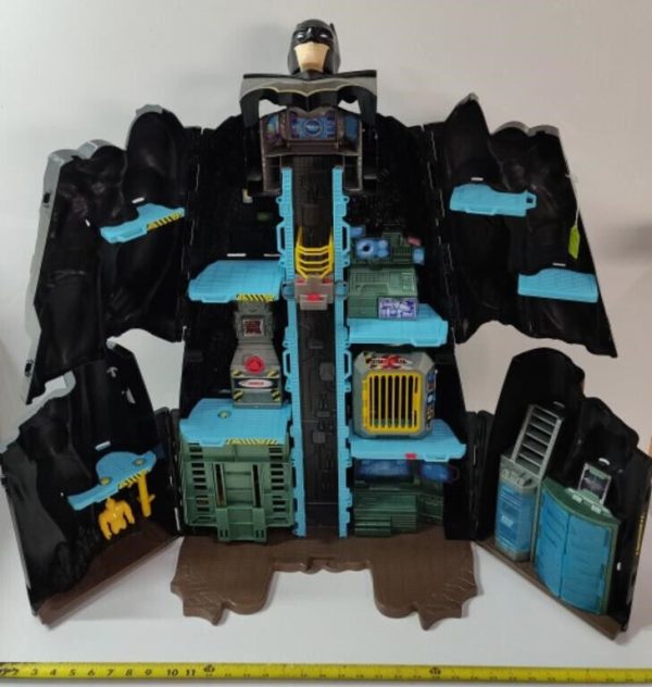 DC Comics Batman Bat-Tech Batcave Giant Transforming Playset 33” Tall