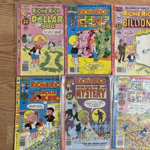 Richie Rich Vintage Comic Book Lot Of 19 VF/EX