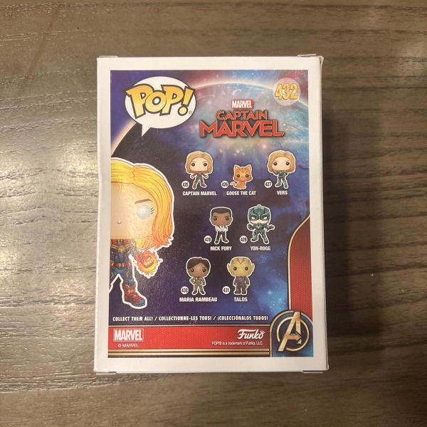 Funko Pop! #432 Captain Marvel - Glow in the Dark - Walmart Exclusive