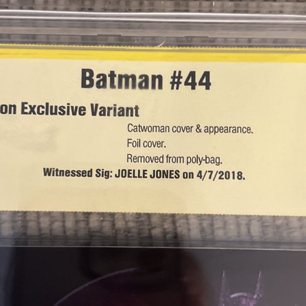 CBCS 9.6 Signature Series Batman #44 Exclusive Variant Joelle Jones Catwoman