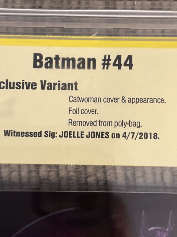 CBCS 9.6 Signature Series Batman #44 Exclusive Variant Joelle Jones Catwoman