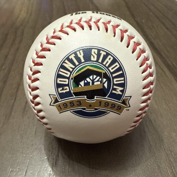 Milwaukee County Stadium Commemorative Rawlings Baseball 1953-1999 NICE!