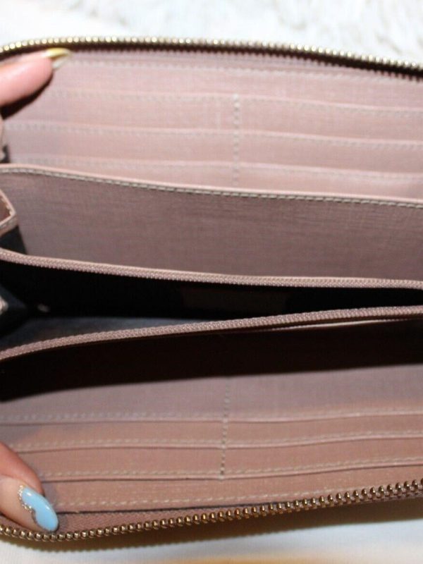 Vintage GUCCI Long Wallet with authentication.