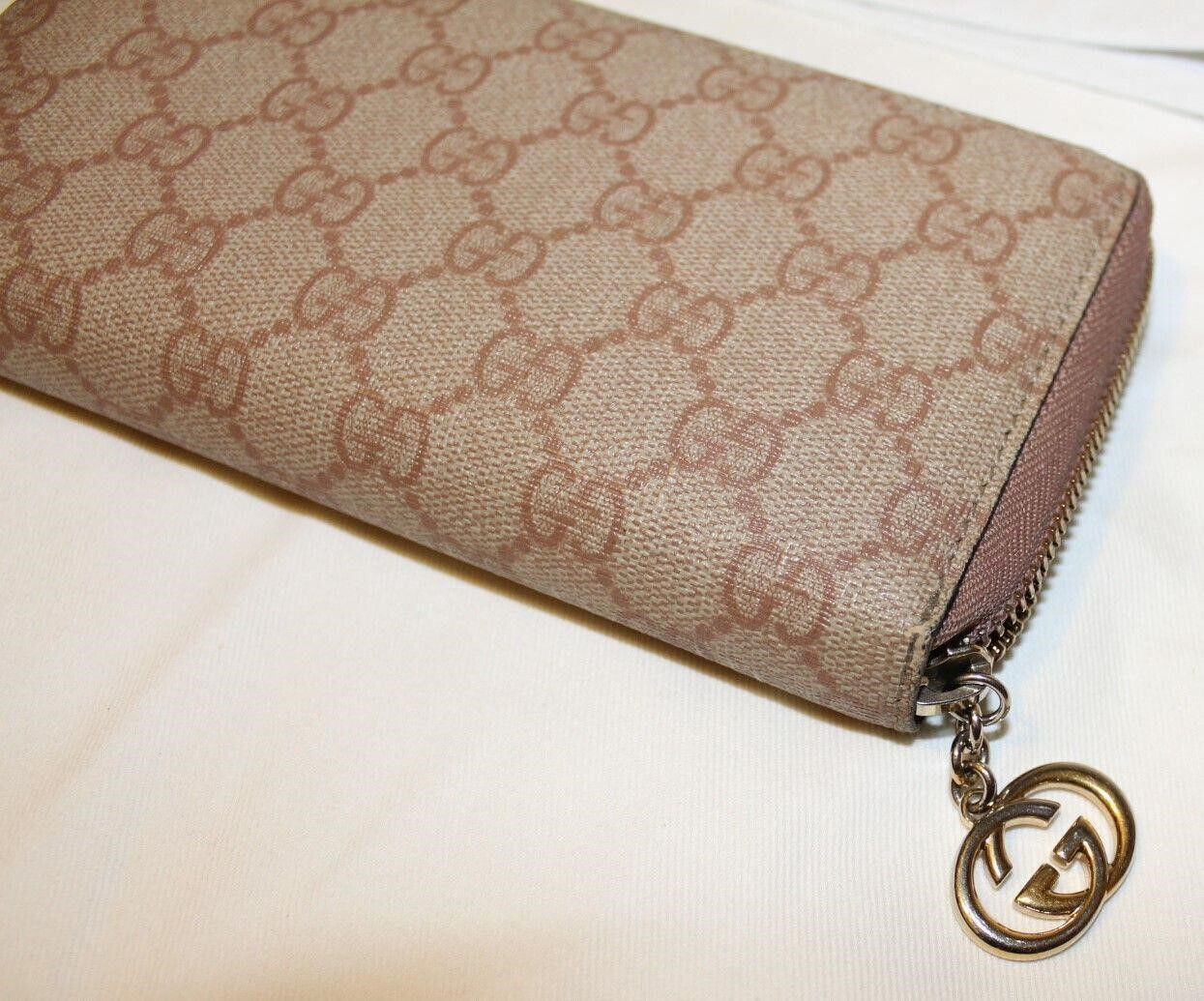 Vintage GUCCI Long Wallet with authentication.