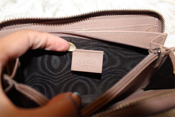 Vintage GUCCI Long Wallet with authentication.