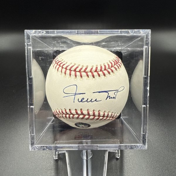 Willie Mays Signed Official Major League Baseball Sweet Spot PSA DNA Mint 9 COA