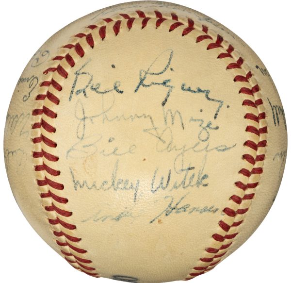 1947 New York Giants Team Signed Baseball With Mize, Lombardi, Jansen (24) PSA 7