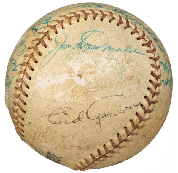 1954 New York Yankees Team Signed Baseball (24) Mickey Mantle, DiMaggio Beckett