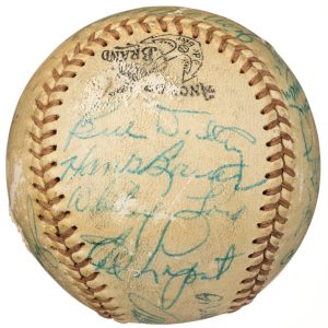 1954 New York Yankees Team Signed Baseball (24) Mickey Mantle, DiMaggio Beckett