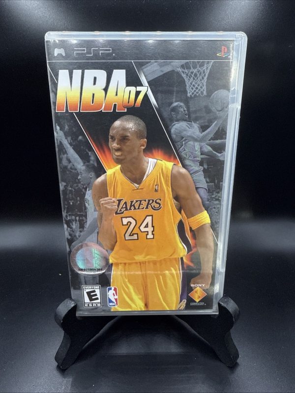 NBA 07 (Sony PSP, 2006) Complete With Kobe Bryant *TESTED* CIB Manual & Insert