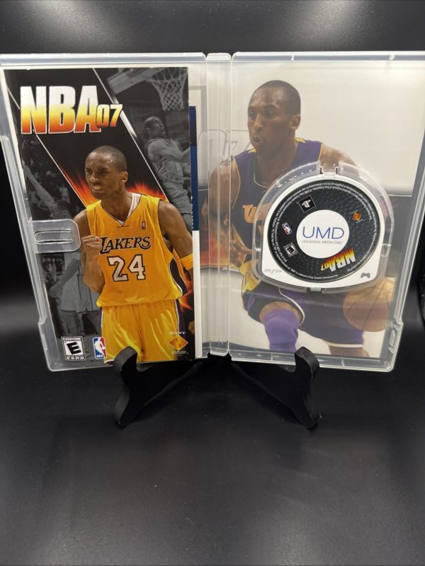NBA 07 (Sony PSP, 2006) Complete With Kobe Bryant *TESTED* CIB Manual & Insert