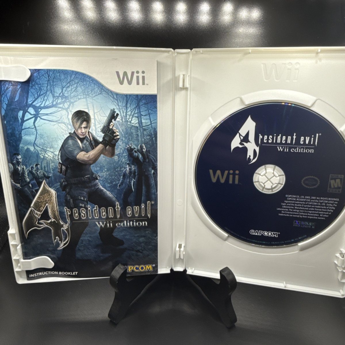 Resident Evil 4 - Wii Edition Nintendo Wii Video Game Complete CIB Tested