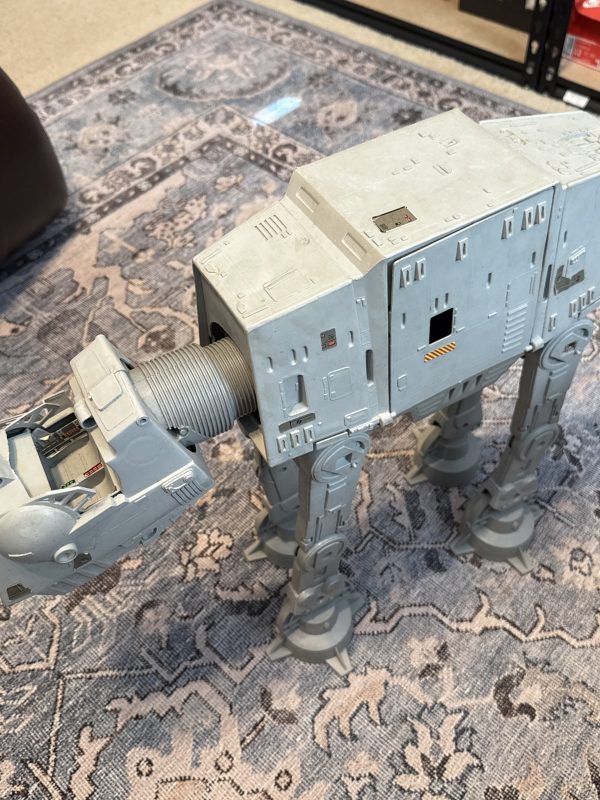 Vintage 1981 Kenner Star Wars Empire Strikes Back AT-AT Walker Near Complete
