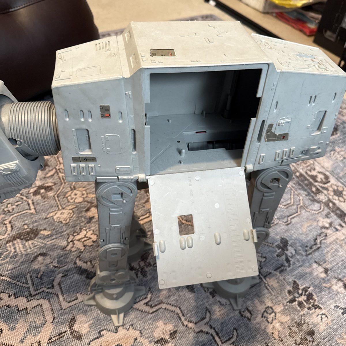 Vintage 1981 Kenner Star Wars Empire Strikes Back AT-AT Walker Near Complete