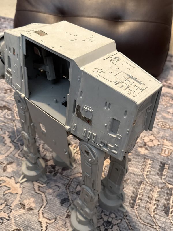 Vintage 1981 Kenner Star Wars Empire Strikes Back AT-AT Walker Near Complete