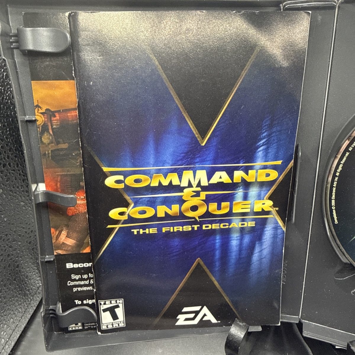 Command & Conquer: The First Decade (PC Windows 2006) Complete CIB W/ Slip Cover
