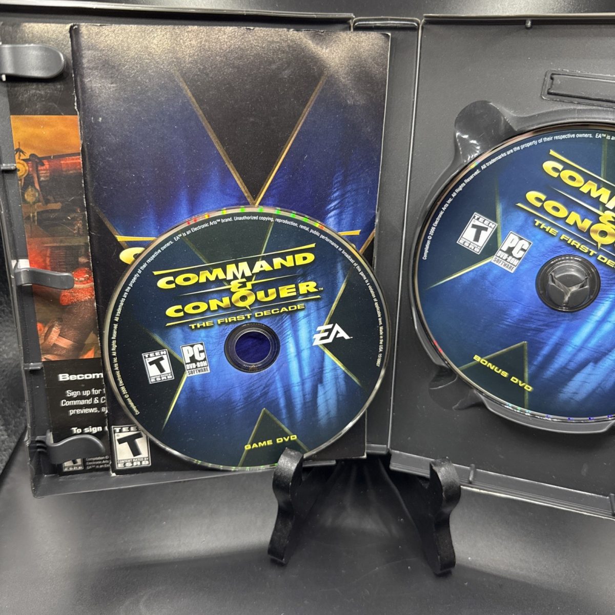 Command & Conquer: The First Decade (PC Windows 2006) Complete CIB W/ Slip Cover