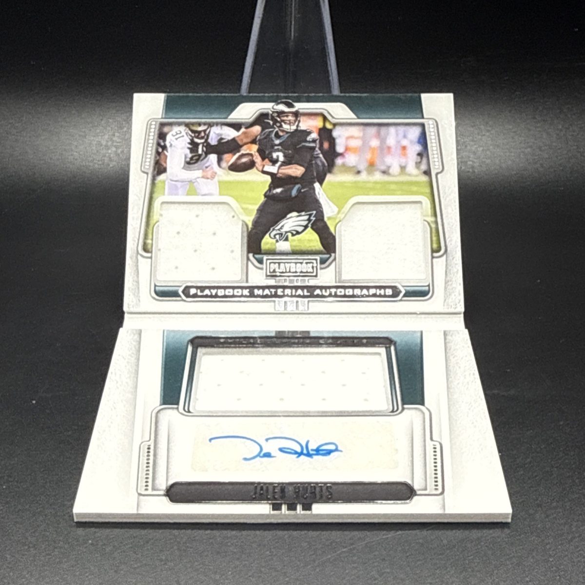 2020 PANINI PLAYBOOK JALEN HURTS MATERIAL AUTOGRAPHS ROOKIE TRI PATCH AUTO #/49