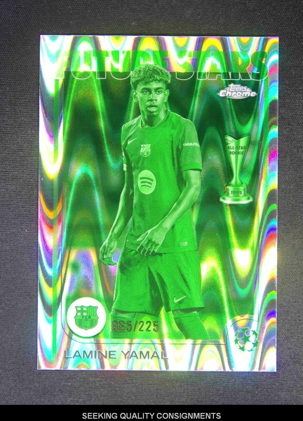 2024-25 Topps Chrome UEFA Lamine Yamal #27 Night Vision Raywave /225