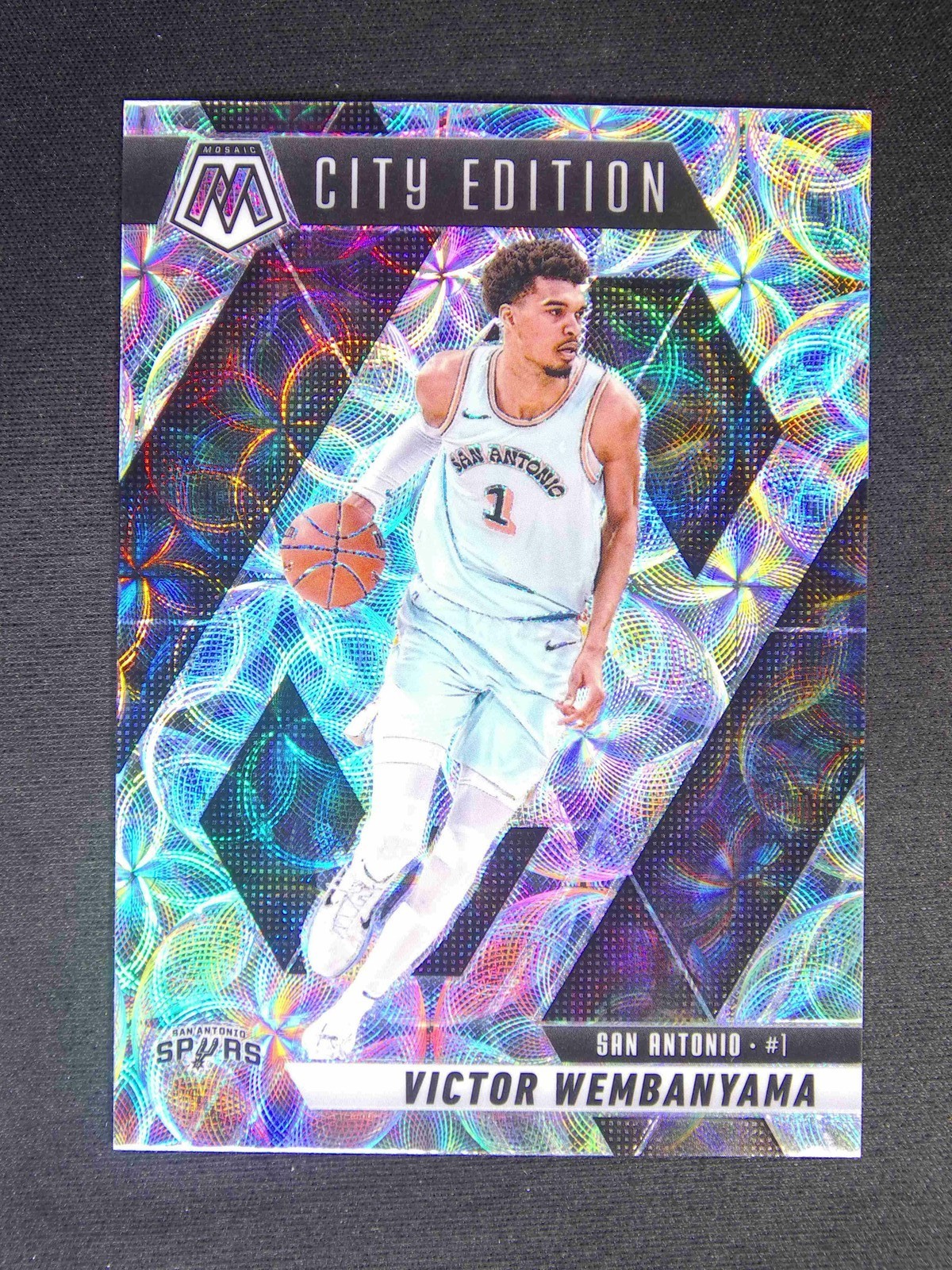 2024-25 Panini Mosaic Victor Wembanyama #288 City Edition Scope Prizm