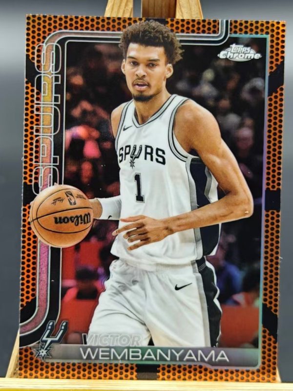 2025-26 Topps Chrome VICTOR WEMBANYAMA Basketball Refractor SP! #221 Spurs