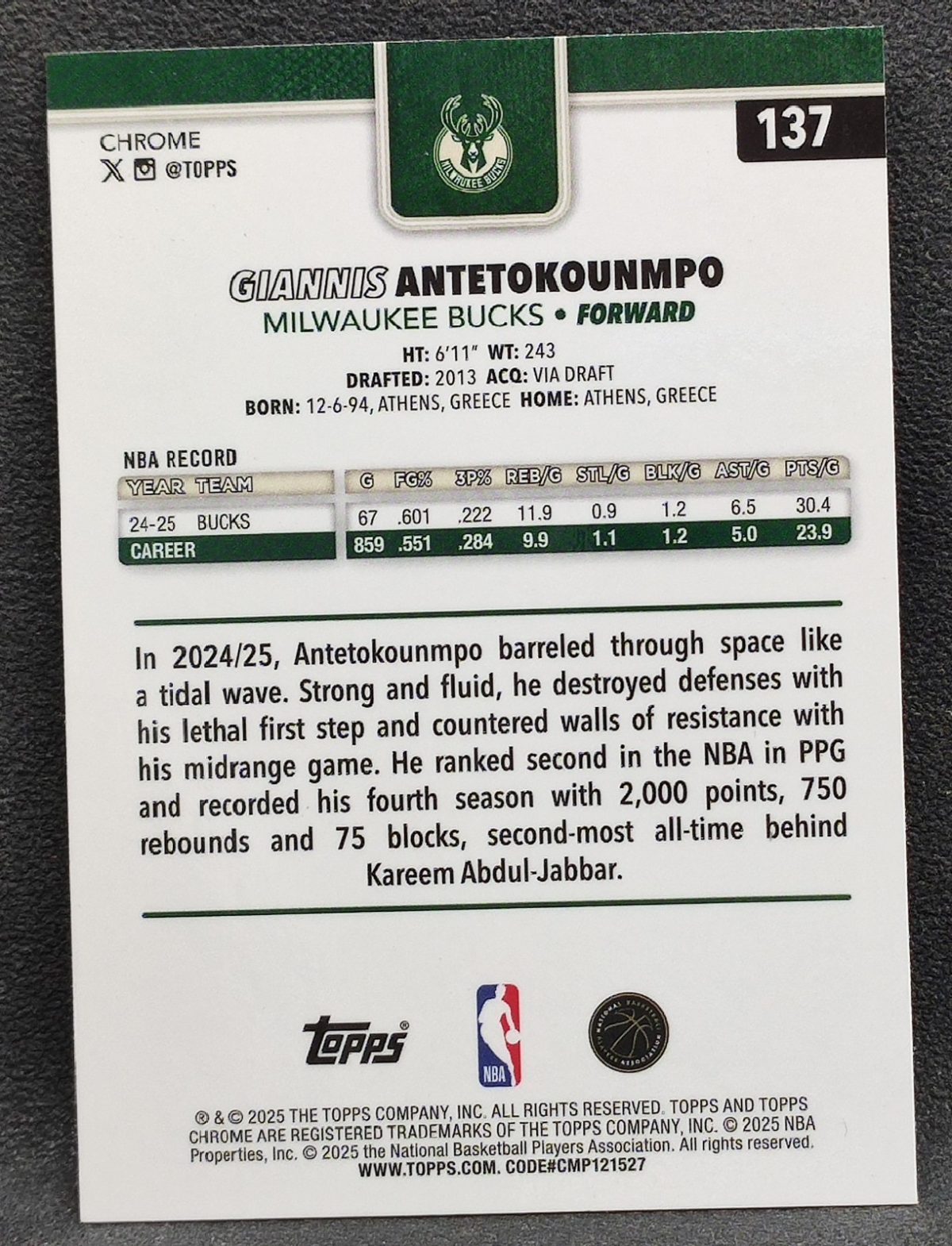 Giannis Antetokounmpo 2025-26 Topps Chrome #137 Gold Raywave Refractor /275