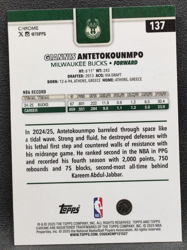 Giannis Antetokounmpo 2025-26 Topps Chrome #137 Gold Raywave Refractor /275
